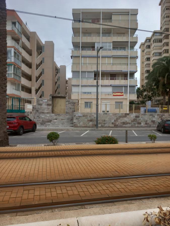 Apartamento Voramar Primera Linea De Mar إل كامبيلو المظهر الخارجي الصورة